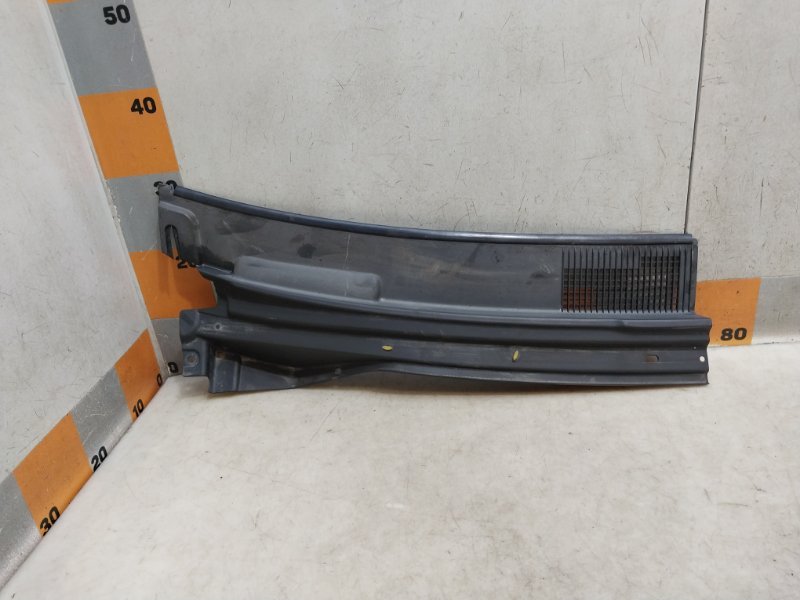 Планка под лобовое стекло