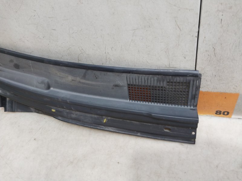 Планка под лобовое стекло