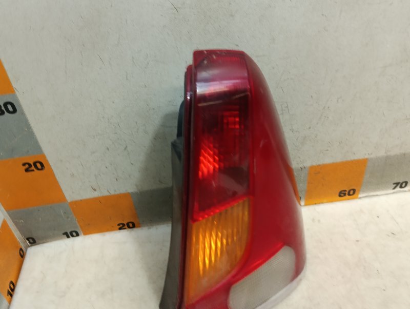 Фонарь задний правый