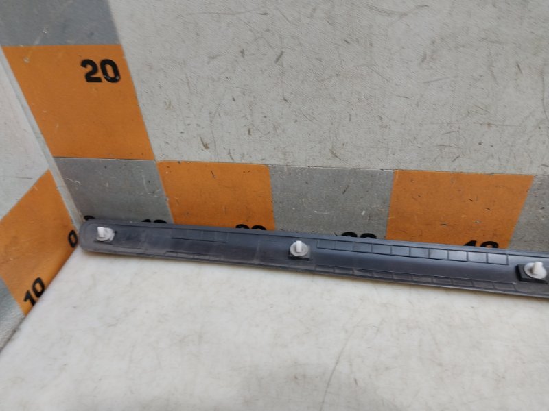 Молдинг двери