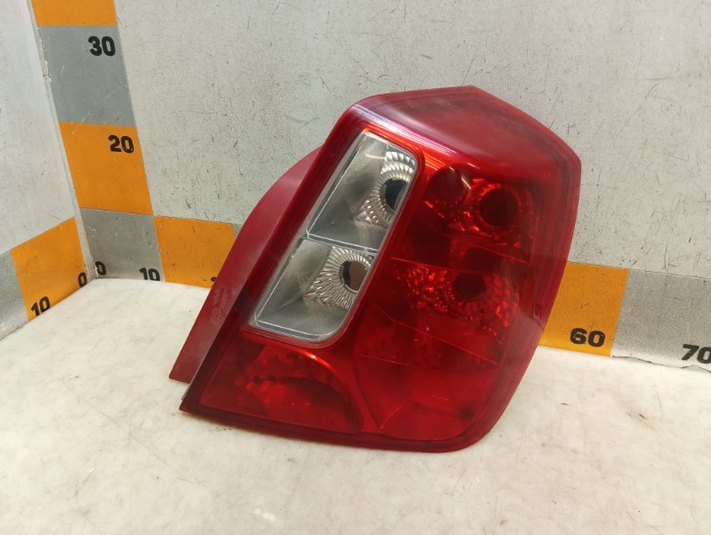 Фонарь задний правый