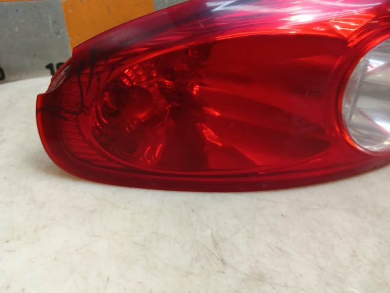 Фонарь задний левый