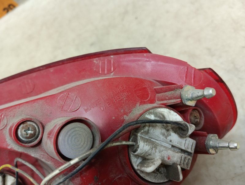 Фонарь задний левый