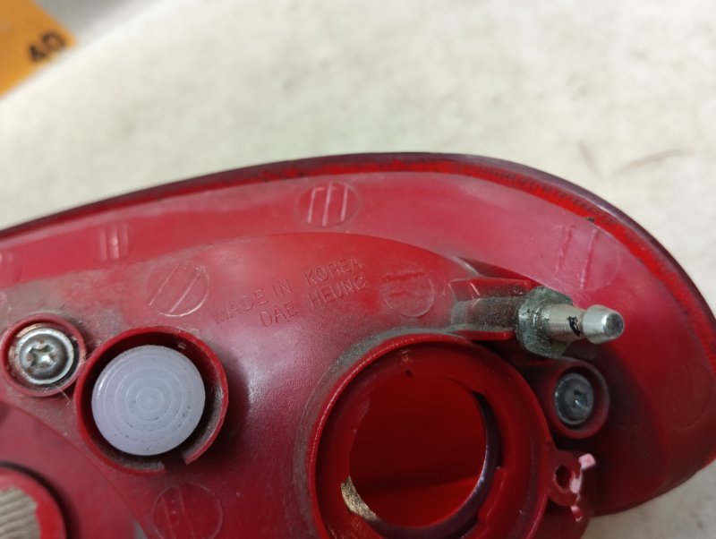 Фонарь задний левый