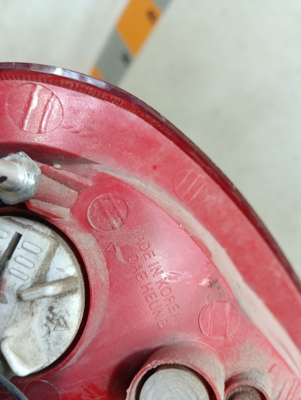 Фонарь задний правый