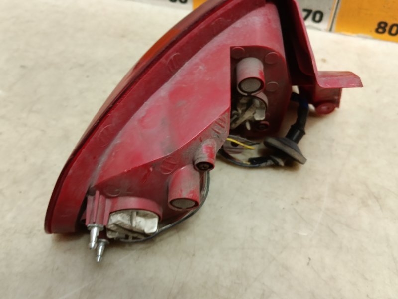 Фонарь задний правый