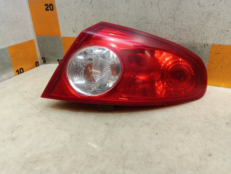 Фонарь задний правый