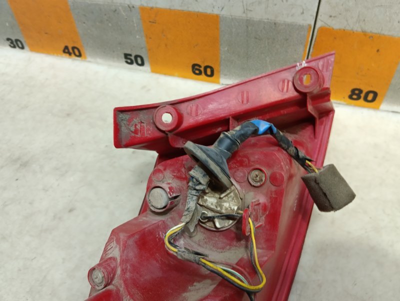 Фонарь задний правый