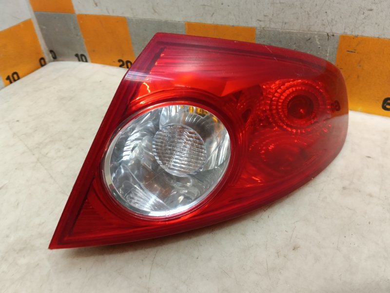 Фонарь задний правый