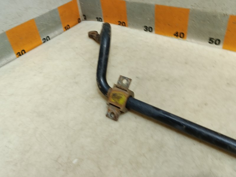 Стабилизатор передний