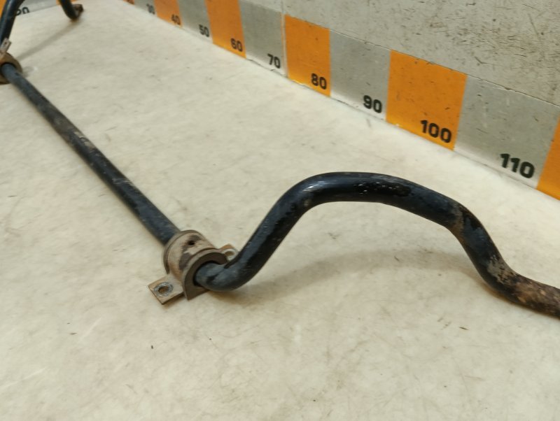 Стабилизатор передний