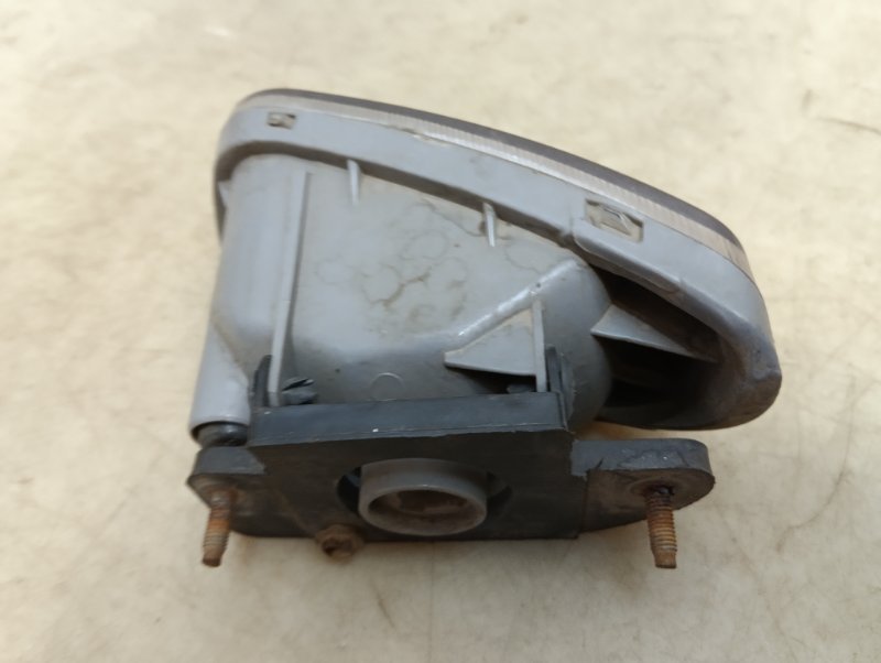 Фара противотуманная правая