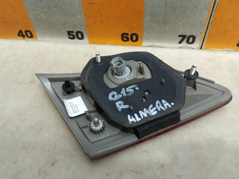 Фонарь задний правый