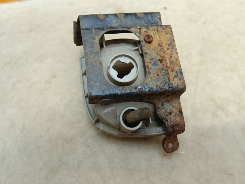 Фара противотуманная левая