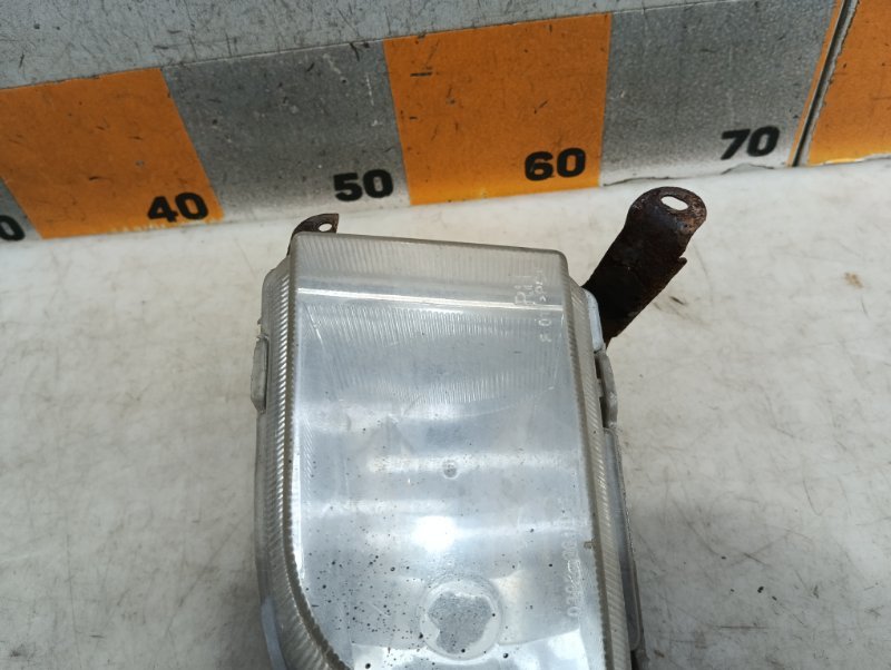 Фара противотуманная правая