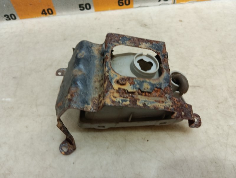 Фара противотуманная правая