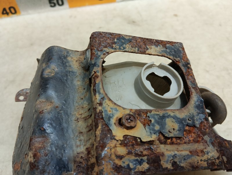 Фара противотуманная правая