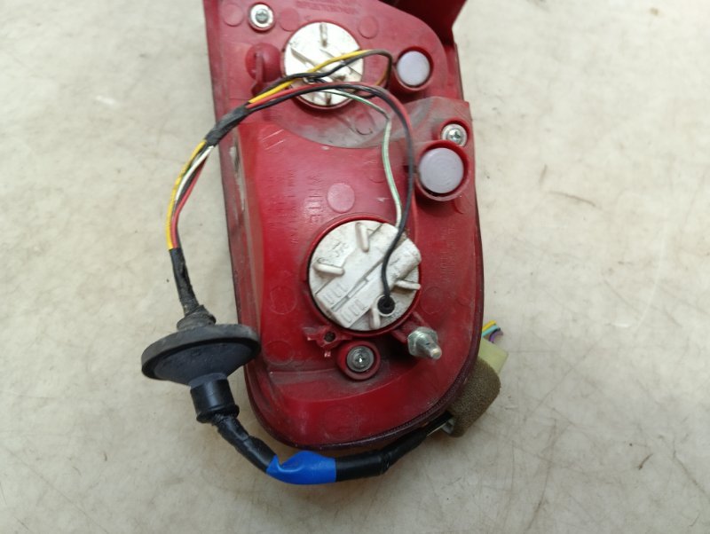 Фонарь задний левый