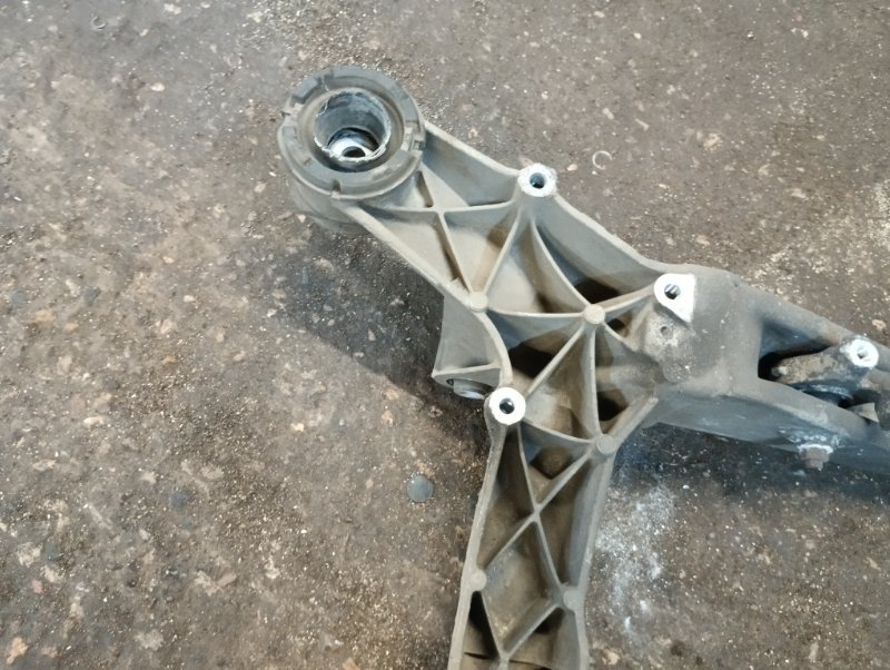 Балка задняя