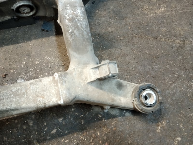 Балка задняя