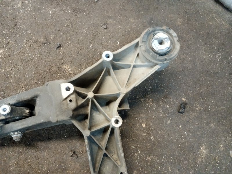 Балка задняя