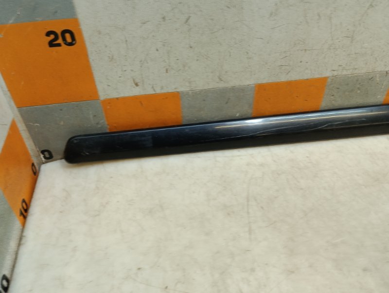 Молдинг двери