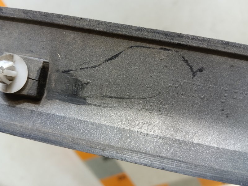 Молдинг двери