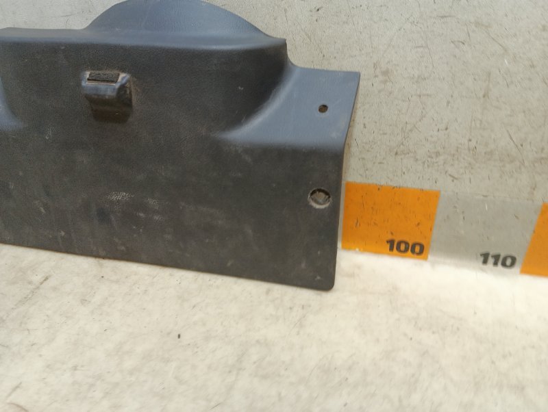 Обшивка двери багажника