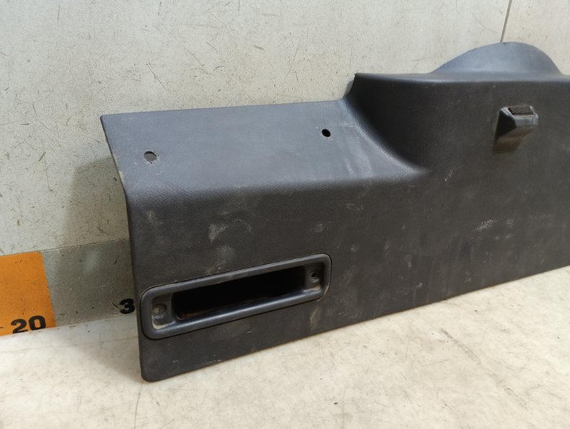 Обшивка двери багажника