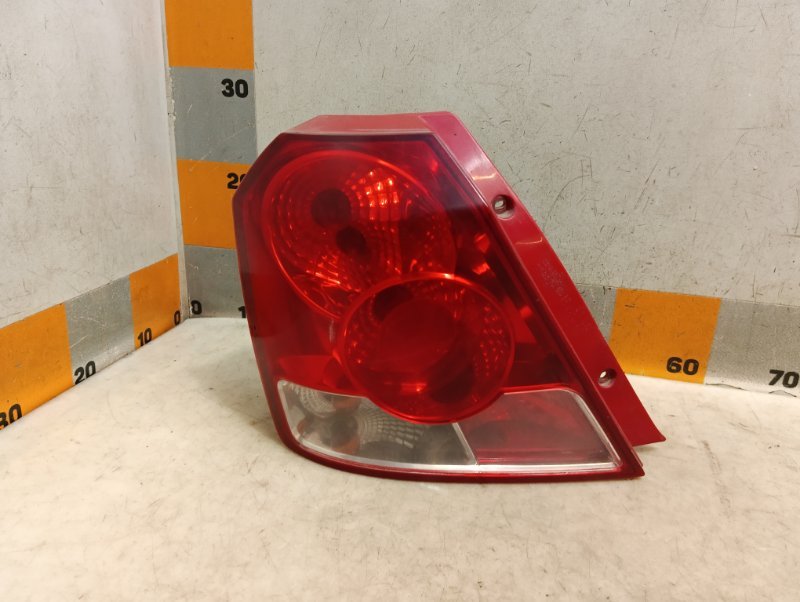 Фонарь задний левый