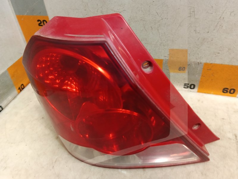 Фонарь задний левый