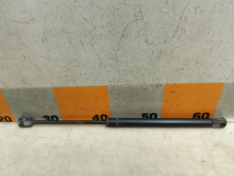 Амортизатор крышки багажника