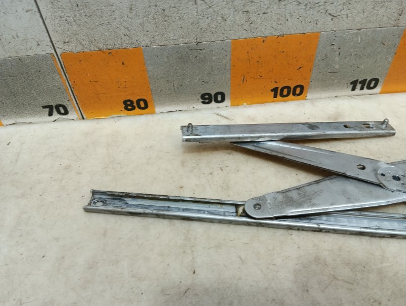 Стеклоподъемник электр. передний левый