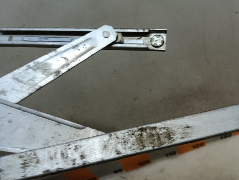 Стеклоподъемник электр. передний левый