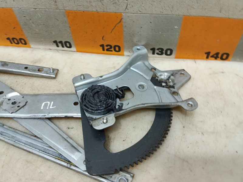 Стеклоподъемник электр. передний левый