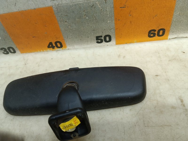 Зеркало заднего вида