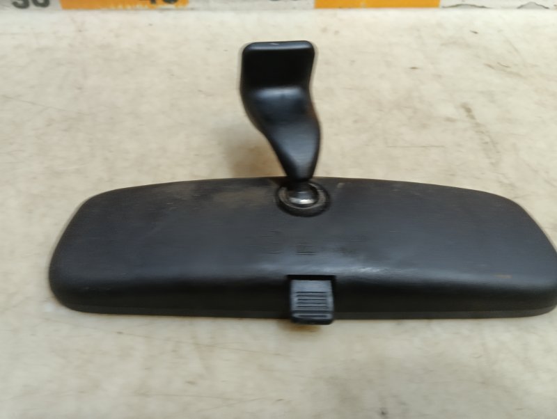 Зеркало заднего вида