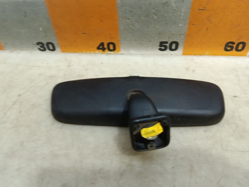 Зеркало заднего вида