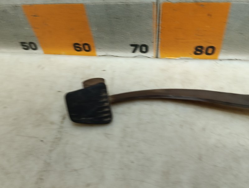 Педаль сцепления