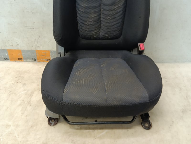 Сиденье переднее правое