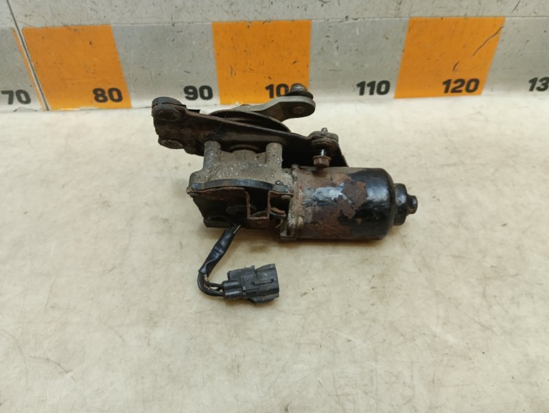 Моторчик стеклоочистителя передний