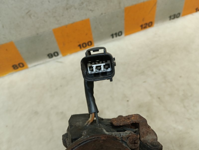 Моторчик стеклоочистителя передний