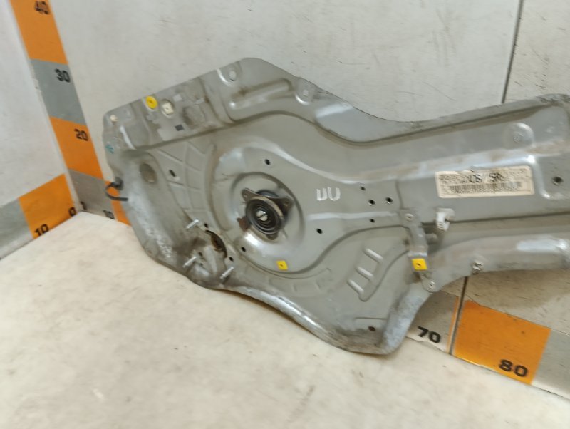 Стеклоподъемник электр. передний правый