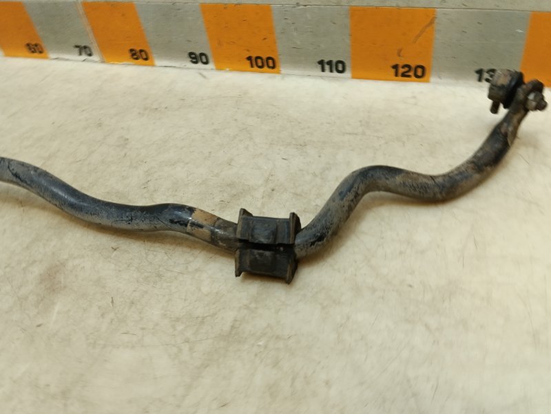 Стабилизатор передний