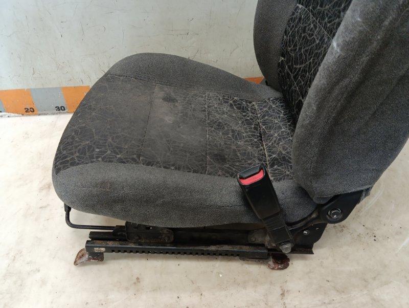 Сиденье переднее правое