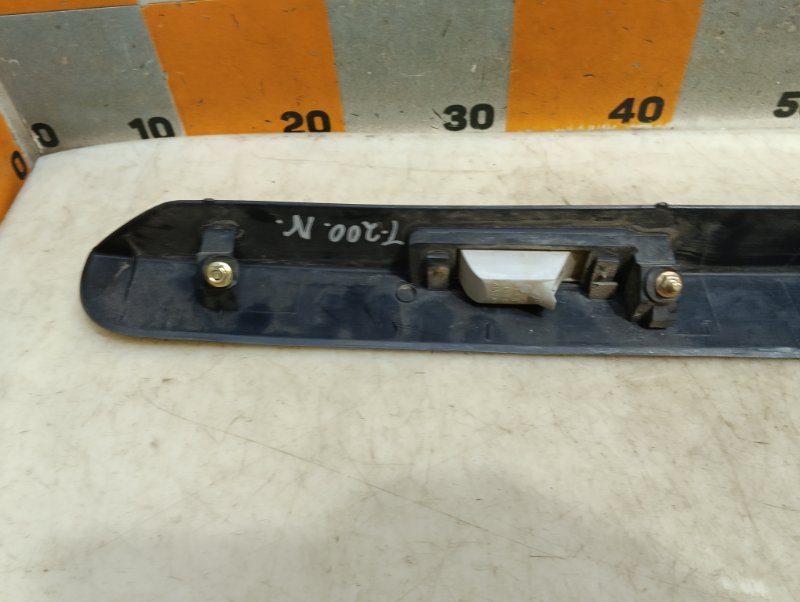 Накладка крышки багажника