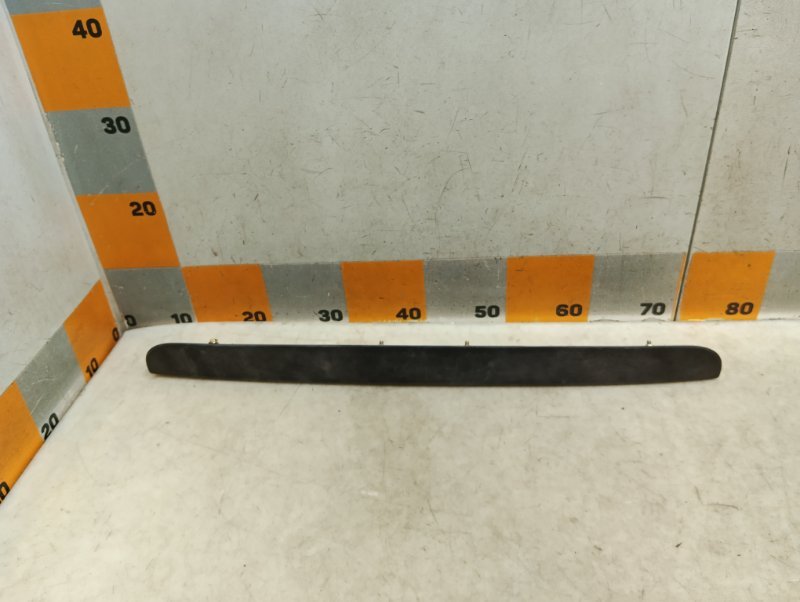 Накладка крышки багажника