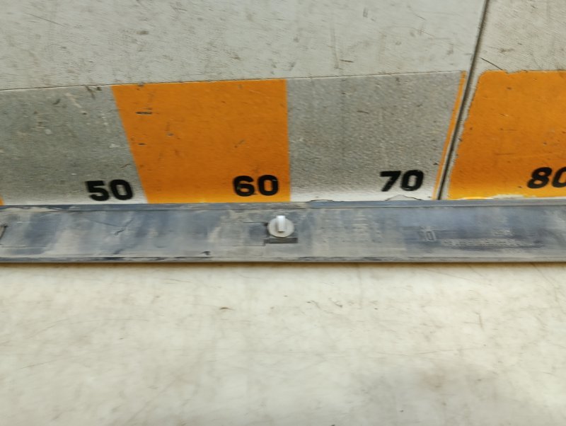 Молдинг двери