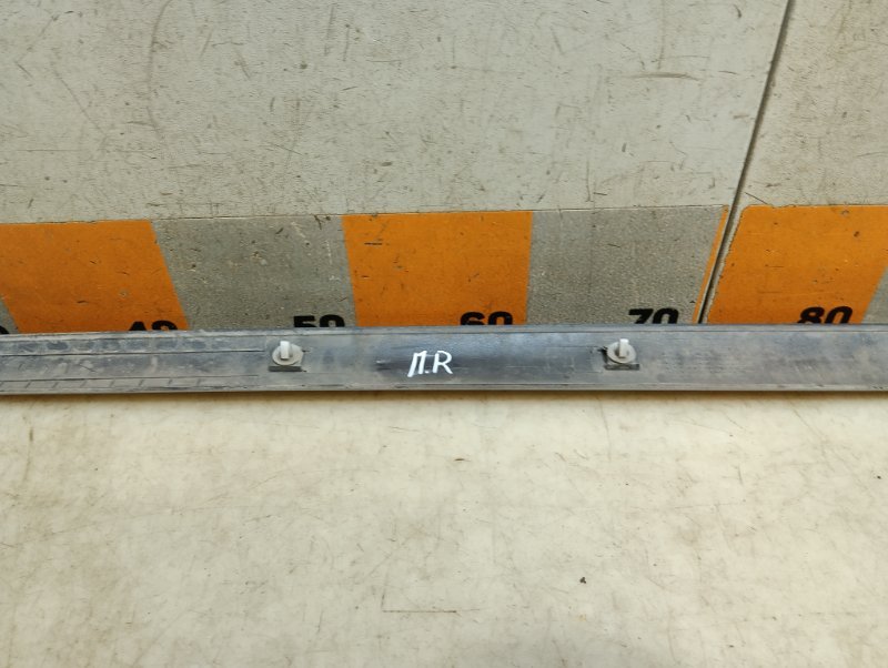 Молдинг двери