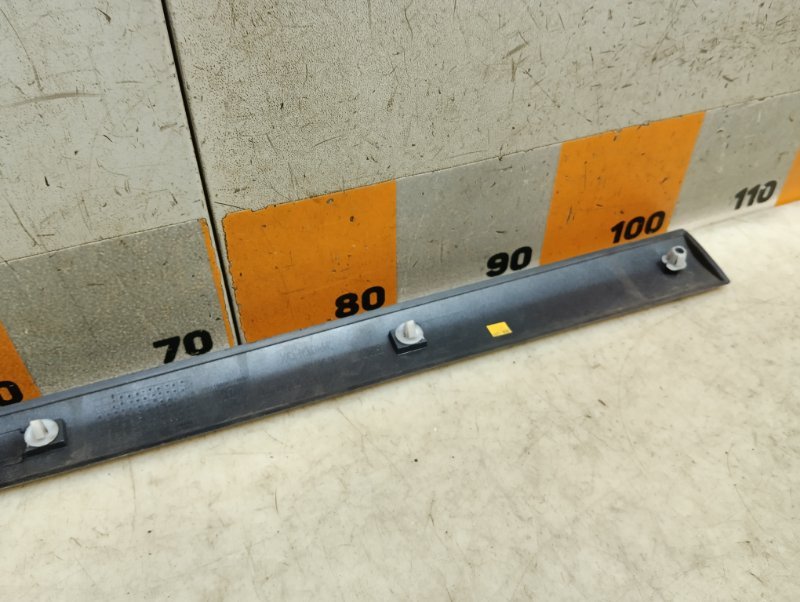 Молдинг двери